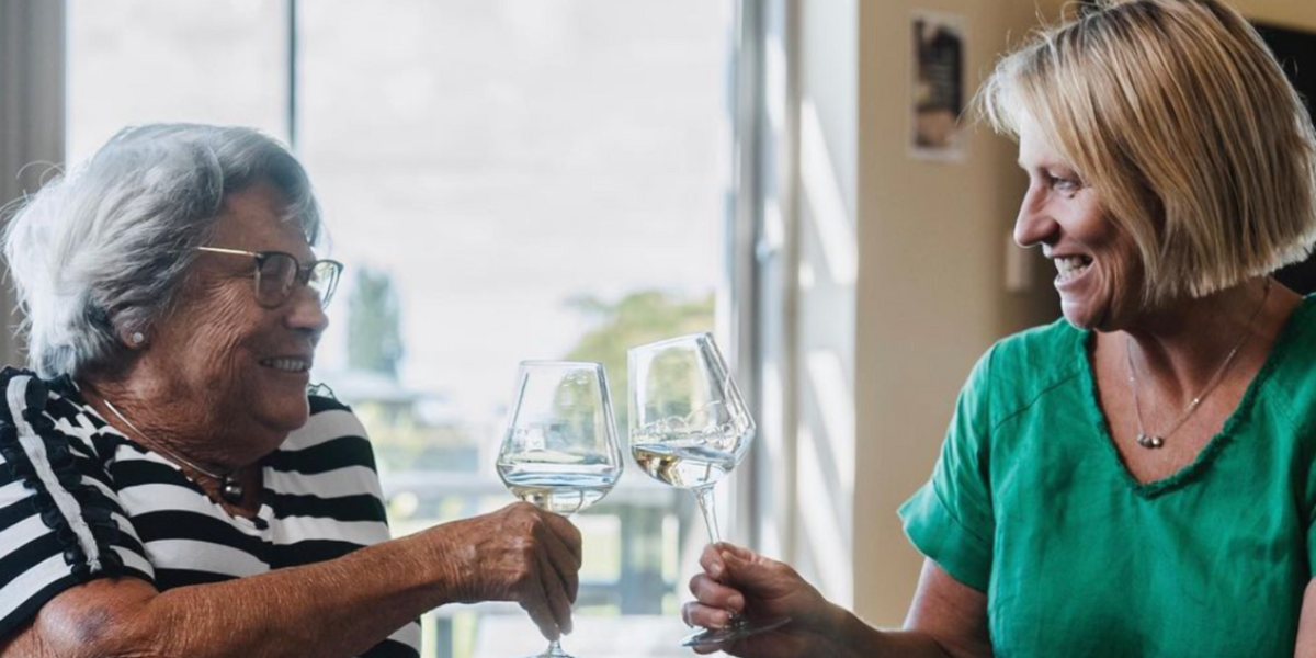 Our journey now takes us across the globe to sunny Marlborough New Zealand where Amanda Johnson continues her family legacy at the helm of Spy Valley Winery. Nestled in the hills of the Waihopai Valley, Amanda’s family planted 180 hectares of vines back in the 1990s.