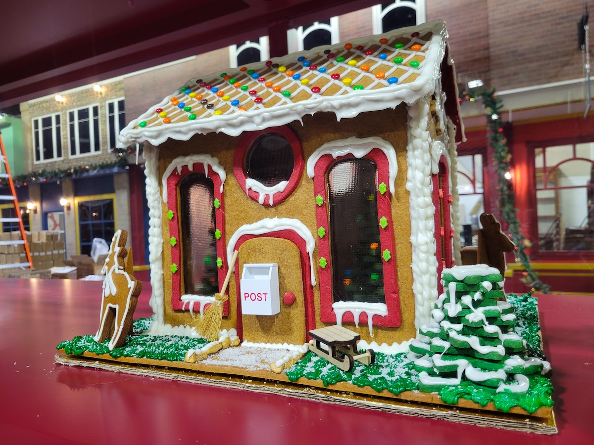 gingerbread_village_pre_gaylord_2024 cheap gingerbread houses
