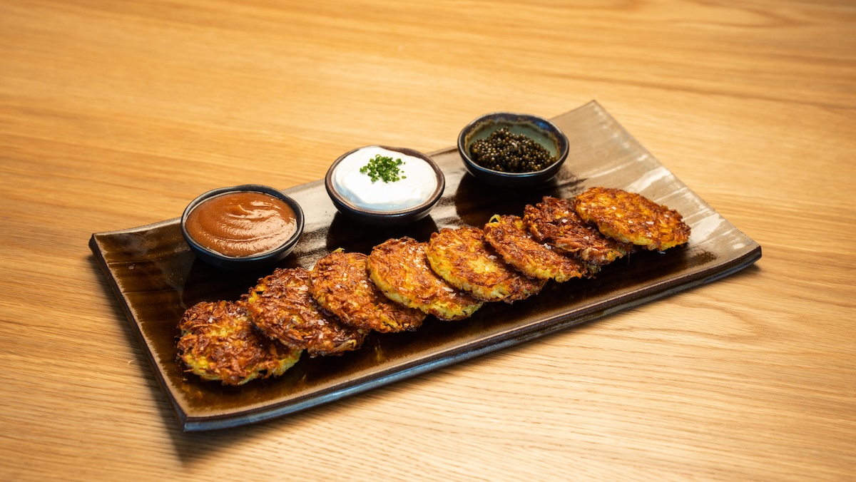 odells_latka_2024 Can't go wrong with this to-go latke board from Odell's Bagel. | Photo by Jeff Fierberg