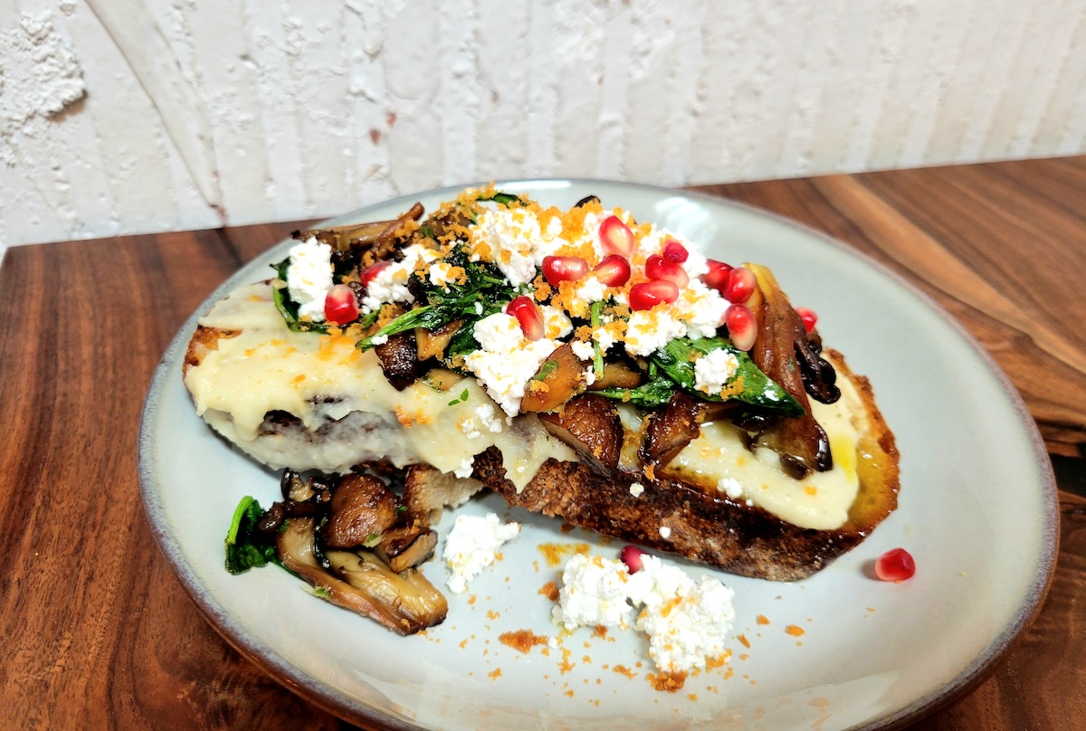 stowaway_kitchen_by_Linnea_Covington_122543 Mushroom Tartine at Stowaway Kitchen. | Photo by Linnea Covington