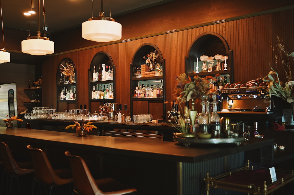 Processed with VSCO with a10 preset The bar at Wildflower. | Photo by Kelly Calvillo