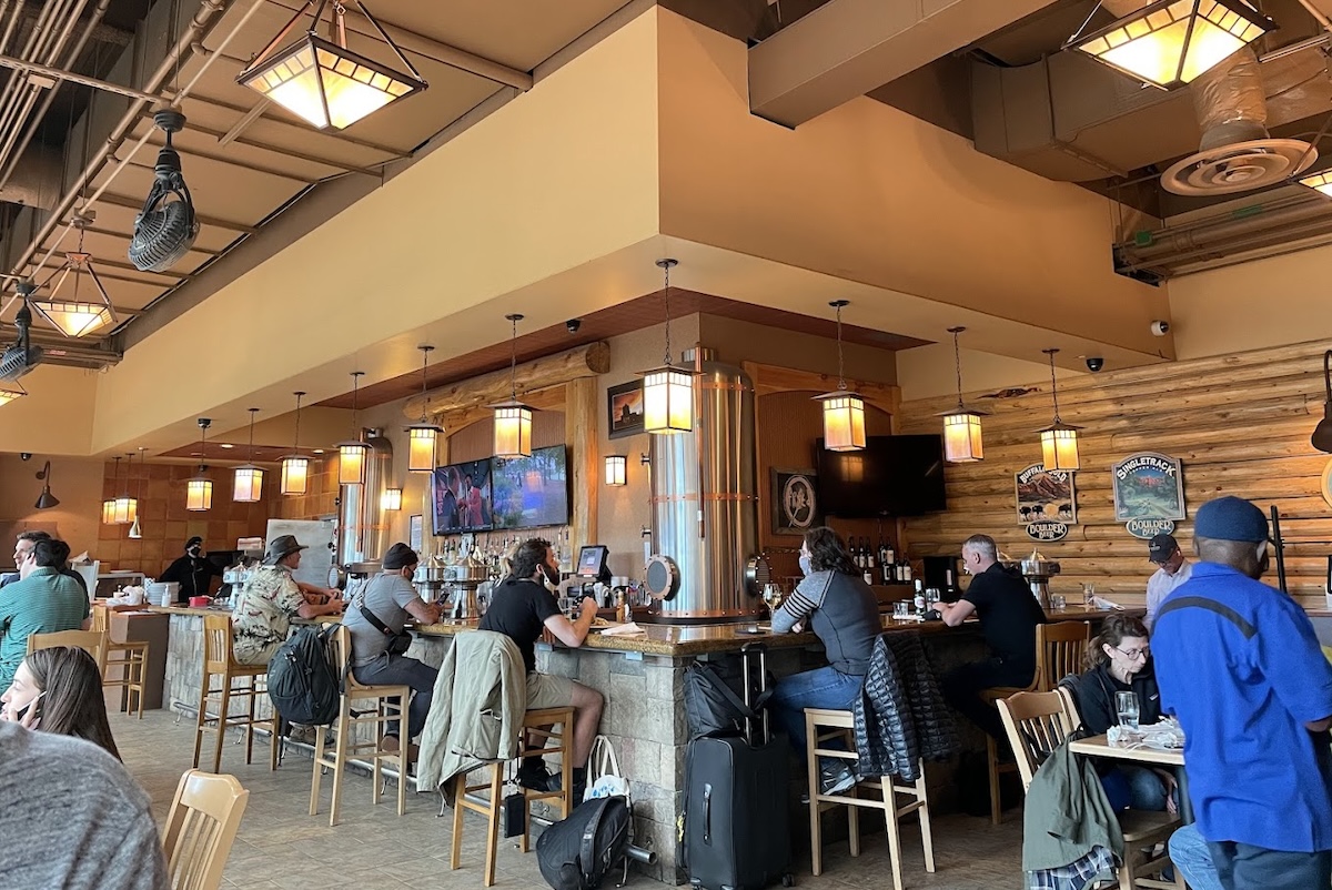 boulder_tap_house_airport_by_Bhumi Modi Boulder Beer Tap House at the Denver International Airport. | Photo by Bhumi Modi