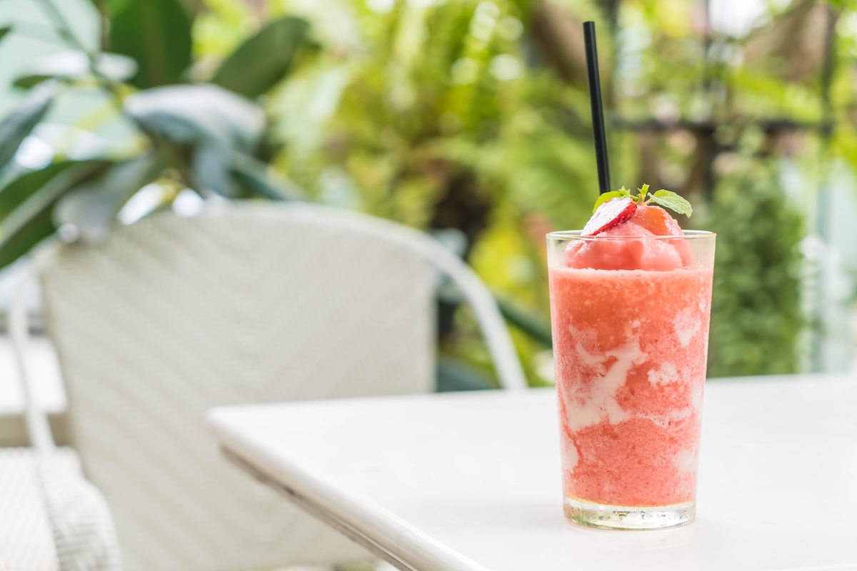 strawberry yogurt smoothies Frozen cocktails are the drink of the summer.
