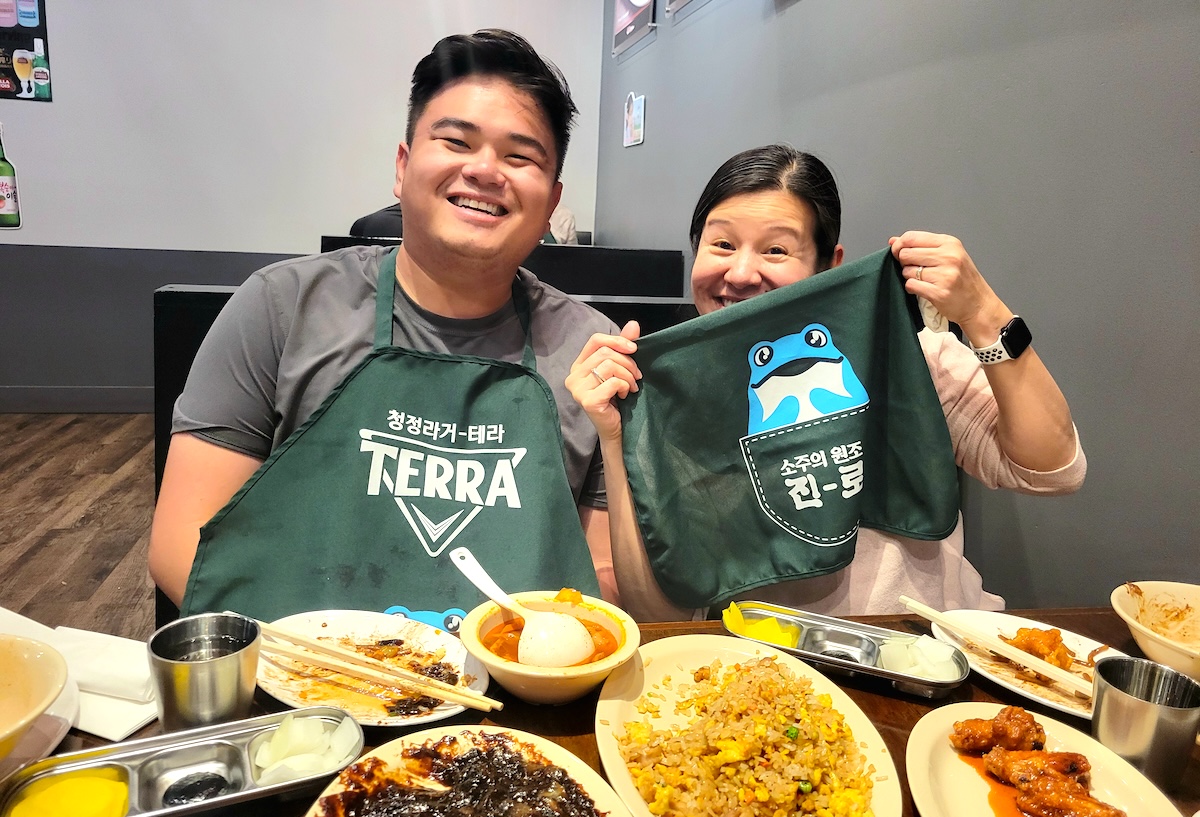 paiks_noodle_aurora_by_covington_kim_vinn Kim and Vinny Nguyen, an aunt and nephew duo who know where to eat. This time, we went to Paik's Noodle in Aurora. | Photo by Linnea Covington