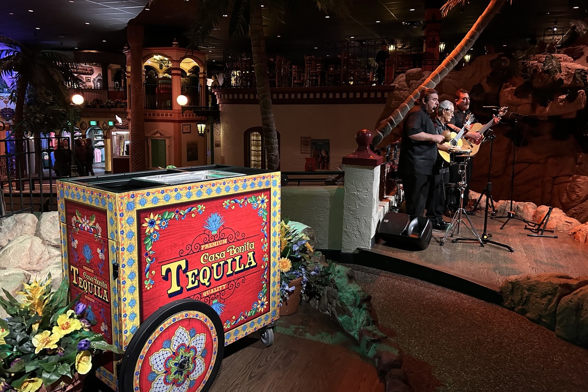 Casa_Bonita_by_Abigail_Bliss Entertainment abounds at Casa Bonita | Photo by Abigail Bliss