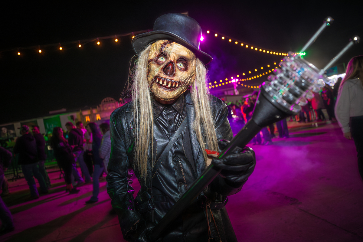 This frightful attraction offers up liquid courage | Photo by 13th Floor Haunted House